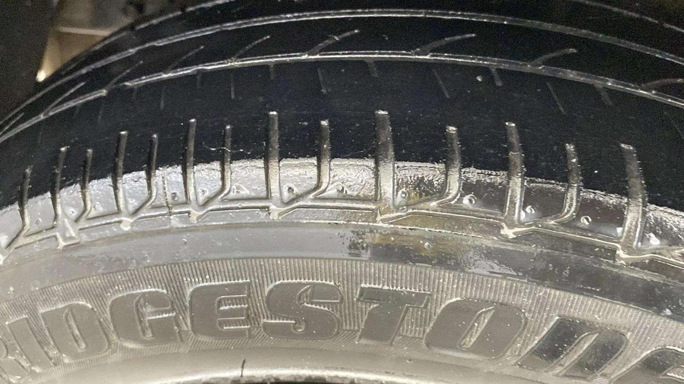 2019 Hyundai Elite i20 MAGNA PLUS 1.2, Petrol, Manual, 30,068 km, Left Front Tyre Tread