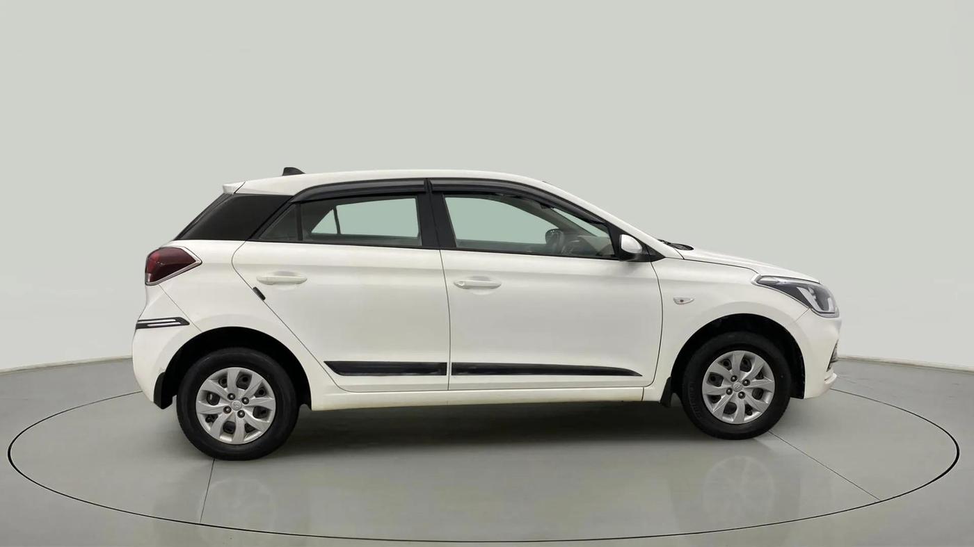 2019 Hyundai Elite i20 MAGNA PLUS 1.2, Petrol, Manual, 30,068 km, Right Side View