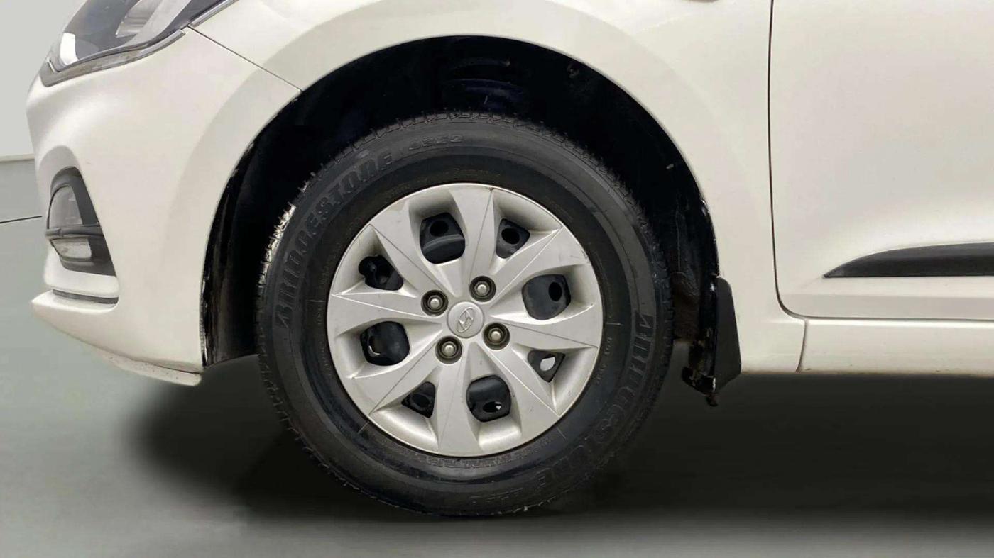 2019 Hyundai Elite i20 MAGNA PLUS 1.2, Petrol, Manual, 30,068 km, Left Front Wheel