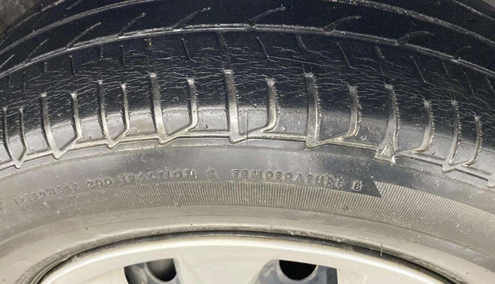 2019 Hyundai Elite i20 MAGNA PLUS 1.2, Petrol, Manual, 30,068 km, Right Front Tyre Tread