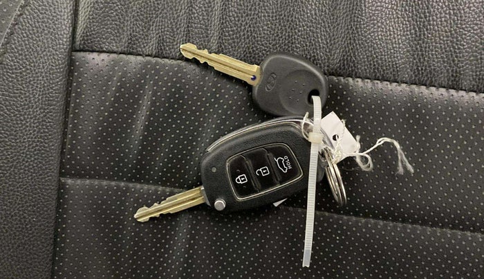 2019 Hyundai Elite i20 MAGNA PLUS 1.2, Petrol, Manual, 30,068 km, Key Close Up