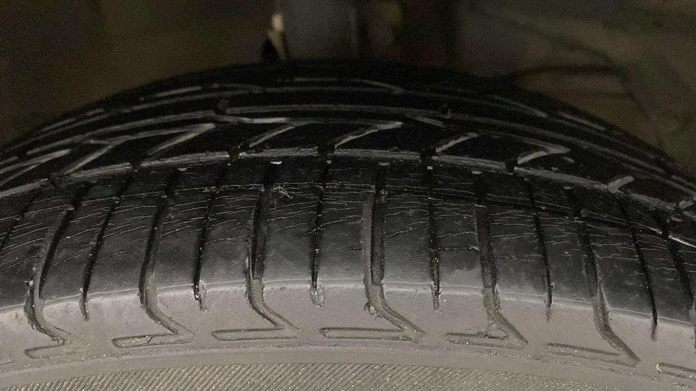 2018 Maruti Dzire ZXI PLUS, Petrol, Manual, 32,053 km, Right Front Tyre Tread