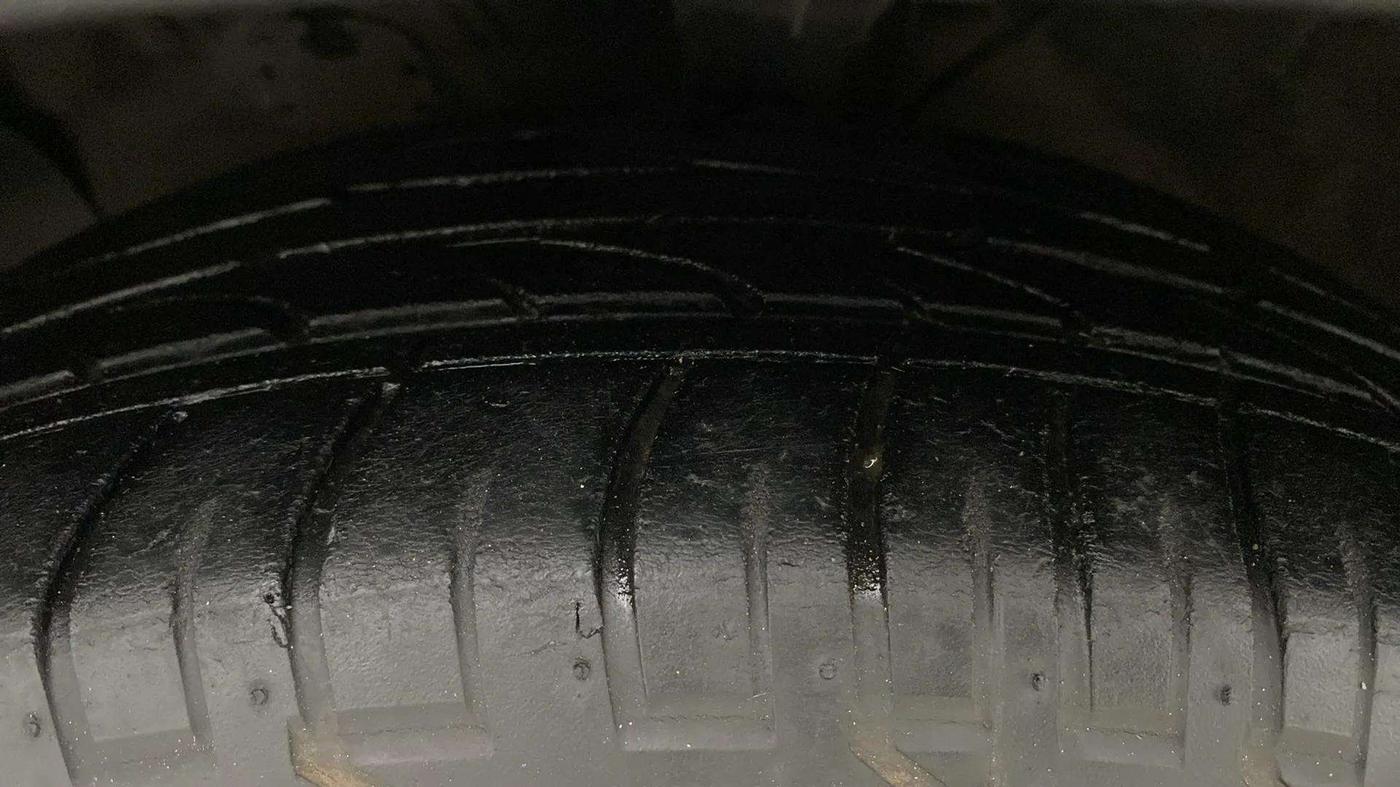 2018 Hyundai Creta SX AT 1.6 PETROL, Petrol, Automatic, 39,633 km, Left Front Tyre Tread