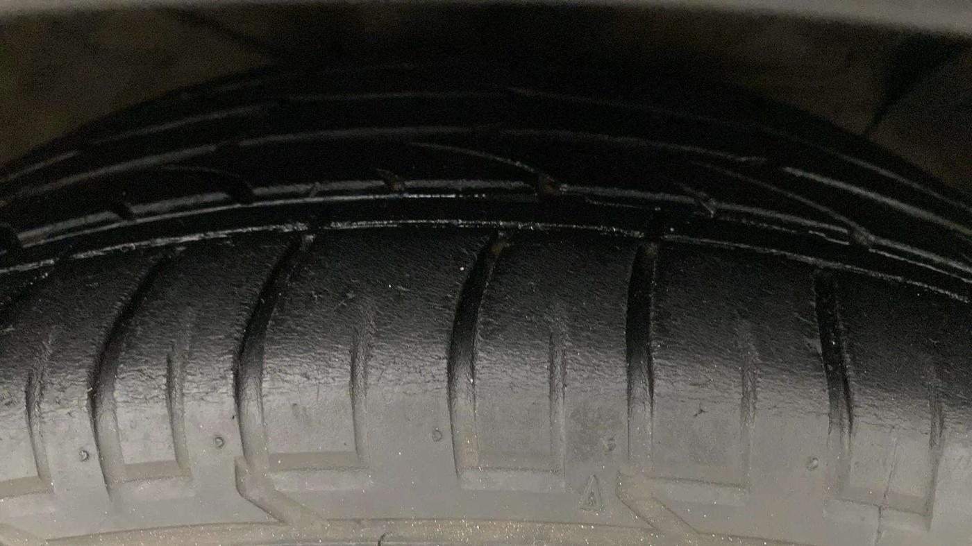 2018 Hyundai Creta SX AT 1.6 PETROL, Petrol, Automatic, 39,633 km, Right Front Tyre Tread