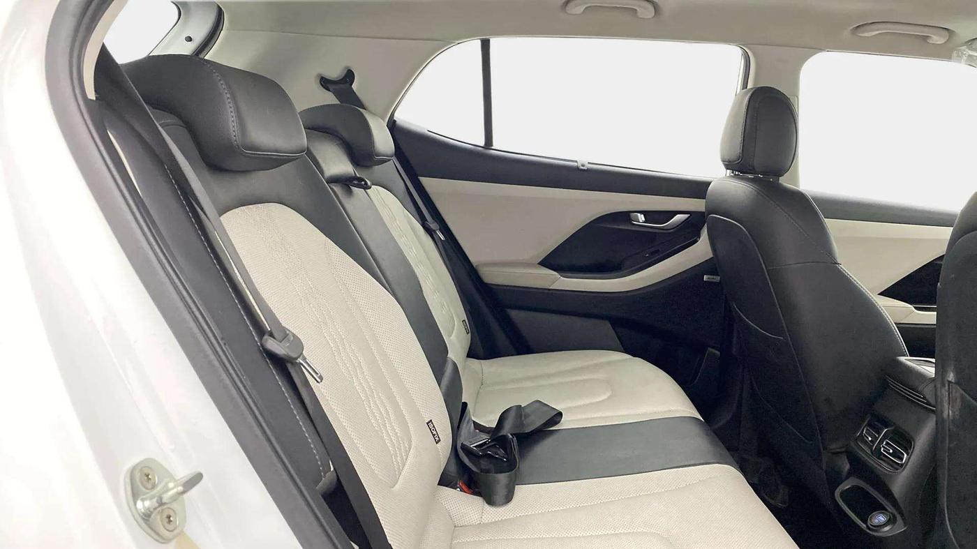 2022 Hyundai Creta SX (O) AT 1.5 DIESEL, Diesel, Automatic, 34,335 km, Right Side Rear Door Cabin