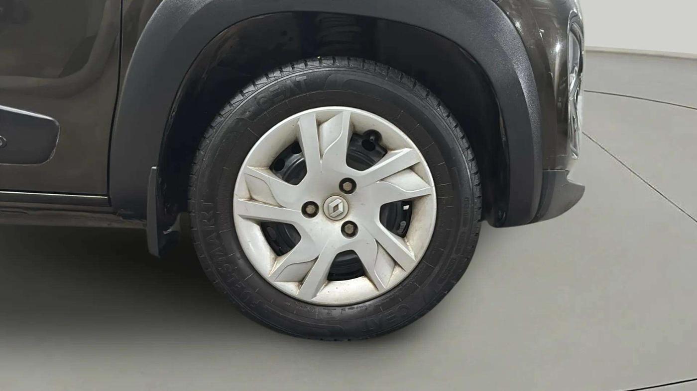2022 Renault Kwid RXT 1.0 AMT (O), Petrol, Automatic, 14,789 km, Right Front Wheel