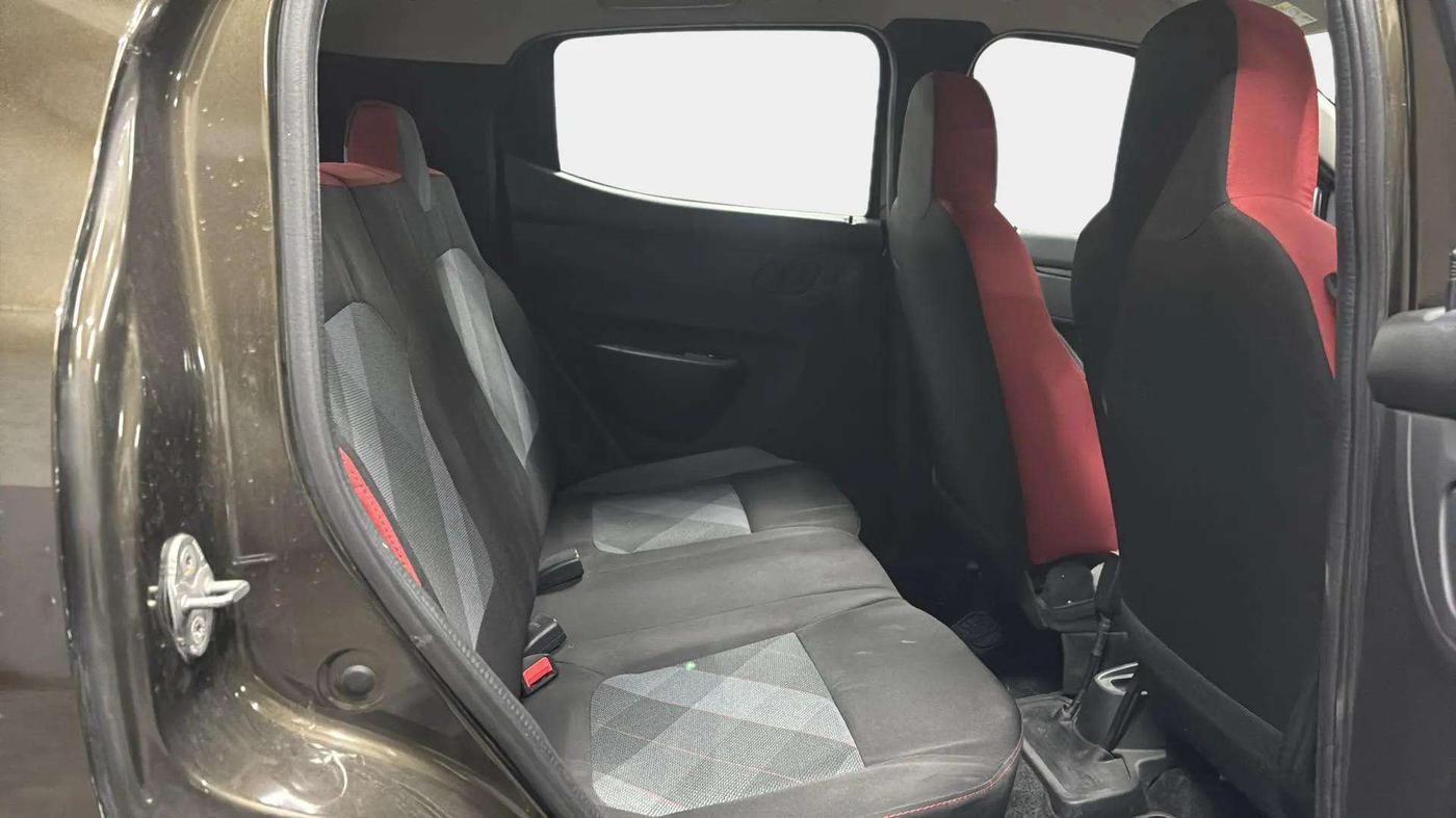 2022 Renault Kwid RXT 1.0 AMT (O), Petrol, Automatic, 14,789 km, Right Side Rear Door Cabin
