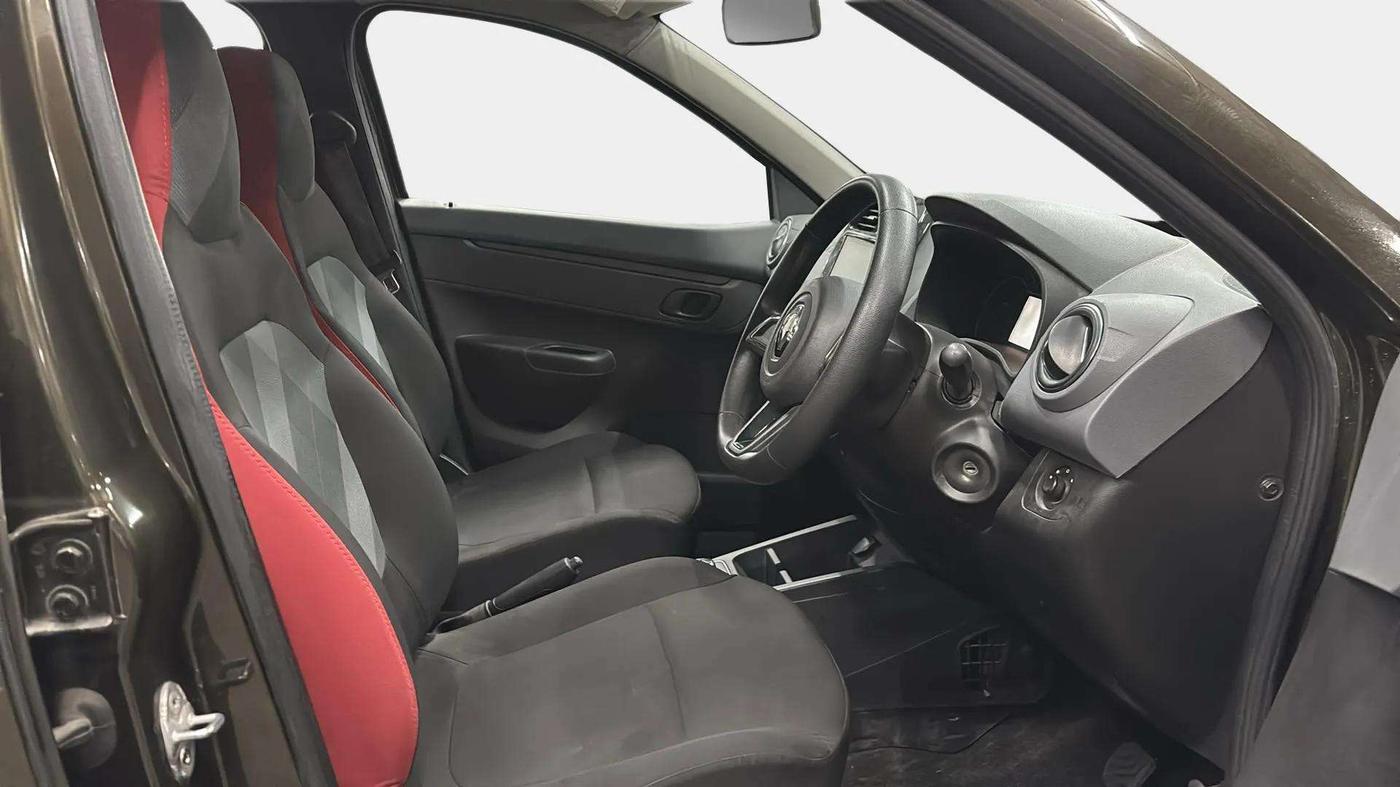 2022 Renault Kwid RXT 1.0 AMT (O), Petrol, Automatic, 14,789 km, Right Side Front Door Cabin