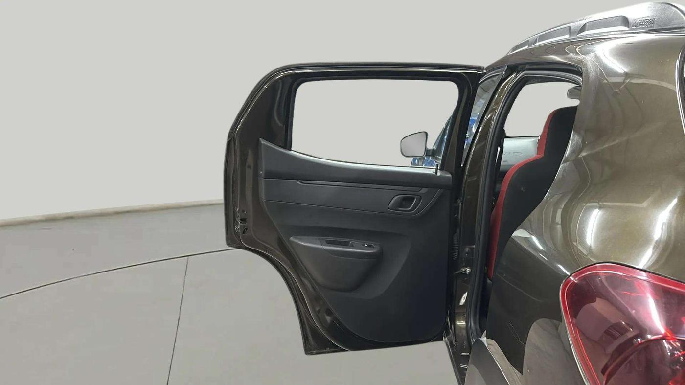 2022 Renault Kwid RXT 1.0 AMT (O), Petrol, Automatic, 14,789 km, LHS Rear Door