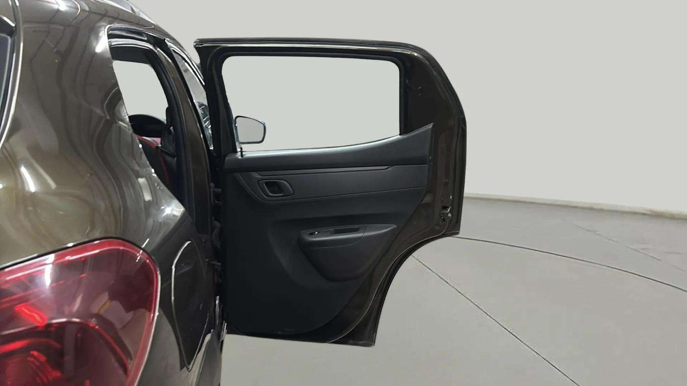 2022 Renault Kwid RXT 1.0 AMT (O), Petrol, Automatic, 14,789 km, RHS Rear Door