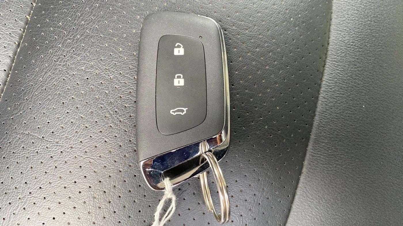 2020 MG HECTOR SHARP 1.5 DCT PETROL, Petrol, Automatic, 16,589 km, Key Close Up