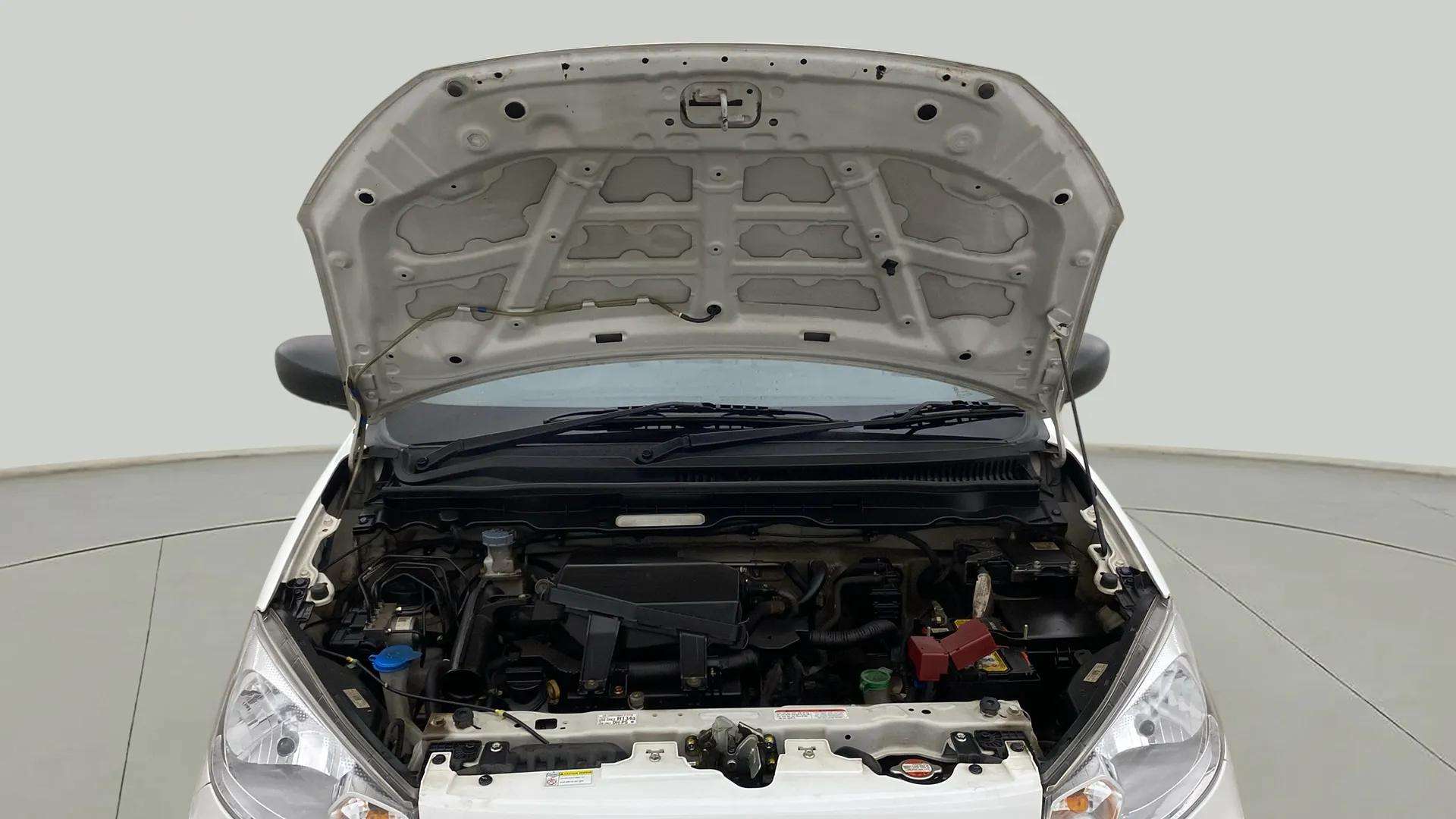 Engine-Full-View-With-Bonnet-Open-13