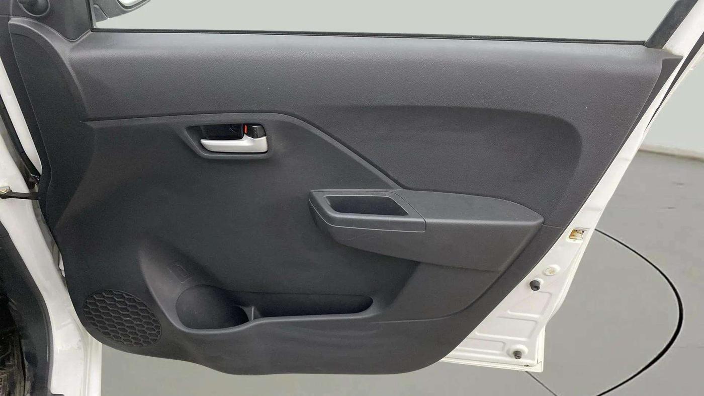 2023 Maruti Alto K10 VXI PLUS, Petrol, Manual, 27,548 km, Driver Side Door Panels Control