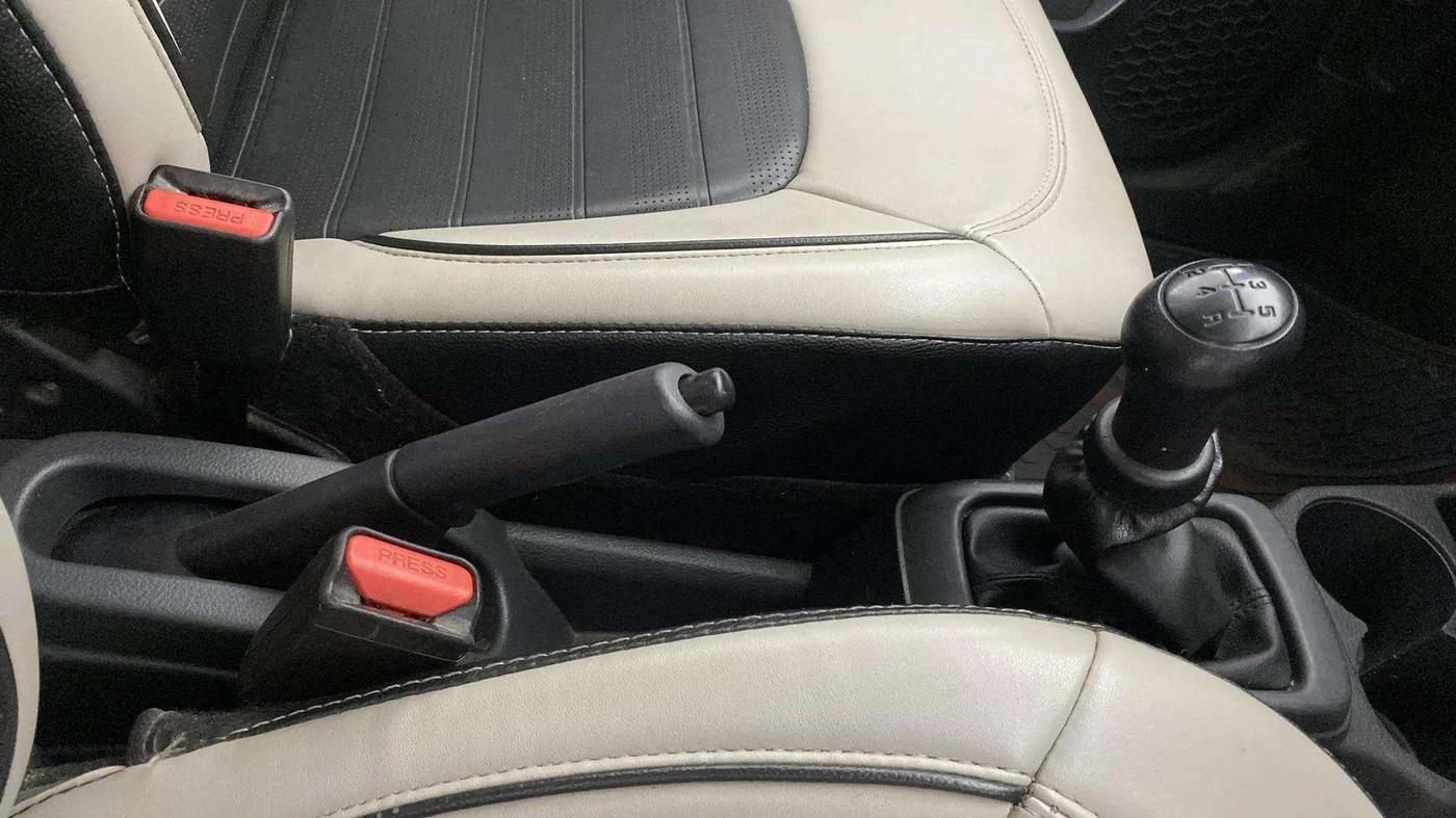 2023 Maruti Alto K10 VXI PLUS, Petrol, Manual, 27,548 km, Gear Lever
