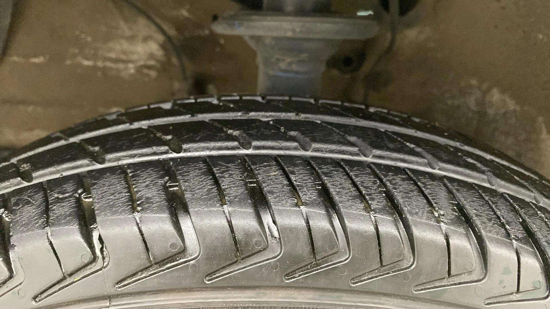 LHS-Front-Tyre-Tread-20