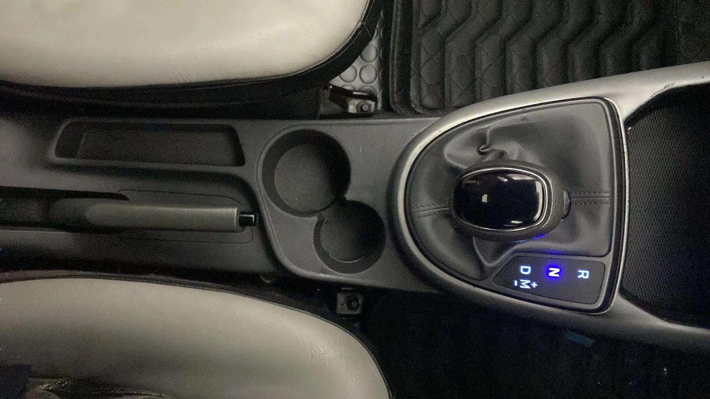 2019 Hyundai GRAND I10 NIOS MAGNA AMT 1.2 KAPPA VTVT, Petrol, Automatic, 69,140 km, Gear Lever