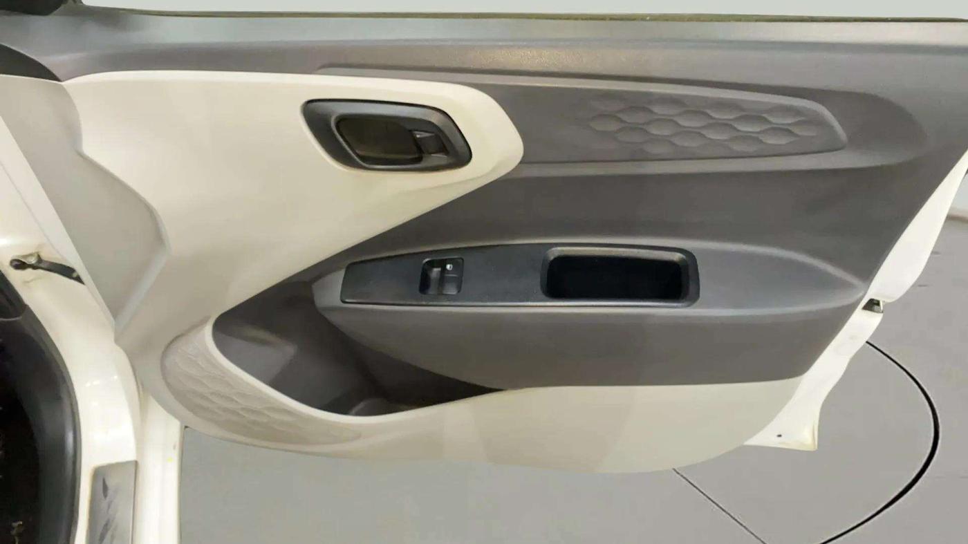 2020 Hyundai GRAND I10 NIOS ERA 1.2 KAPPA VTVT, Petrol, Manual, 57,765 km, Driver Side Door Panels Control