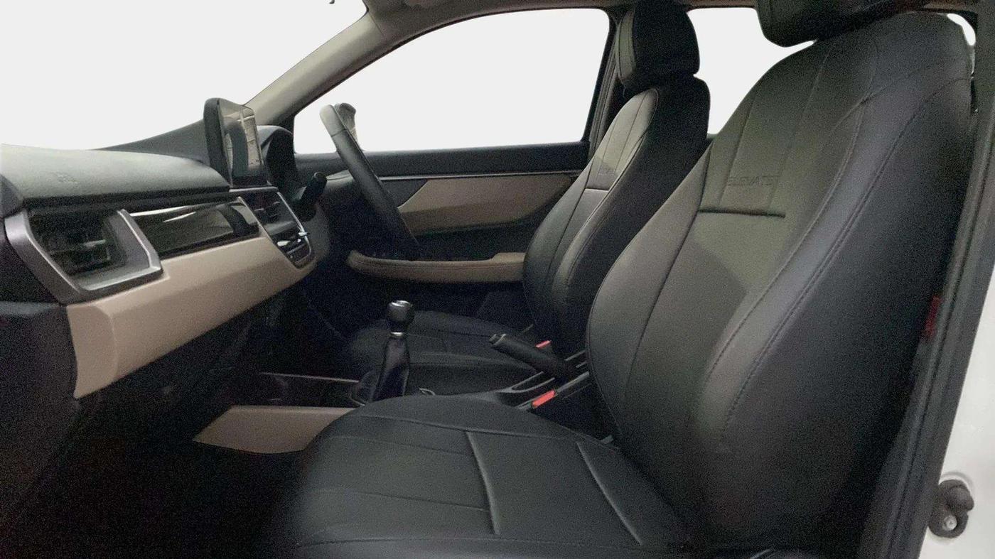 2024 Honda ELEVATE VX MT, Petrol, Manual, 3,079 km, Right Side Front Door Cabin