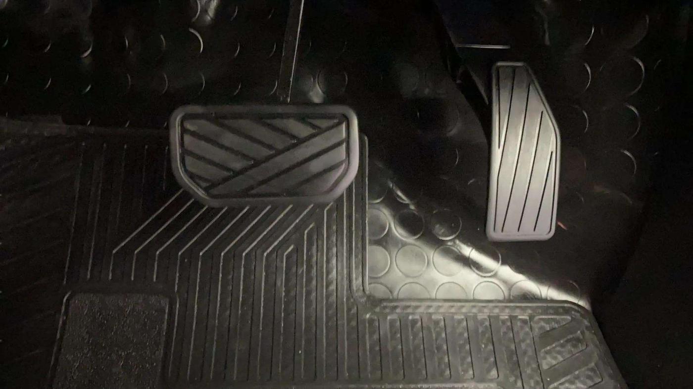 2020 Maruti S PRESSO VXI PLUS AMT, Petrol, Automatic, 52,766 km, Pedals