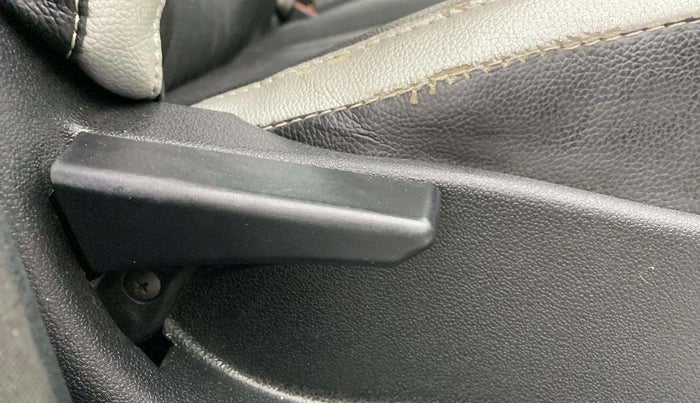 2016 Tata Tiago XT PETROL, Petrol, Manual, 50,373 km, Driver Side Adjustment Panel