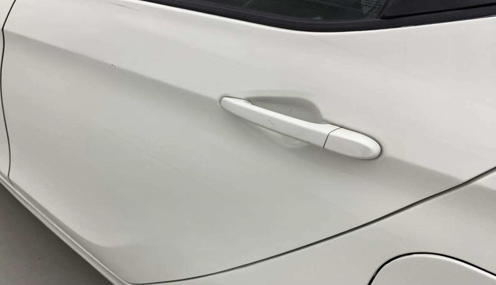 2016 Tata Tiago XT PETROL, Petrol, Manual, 50,373 km, Rear left door - Minor scratches