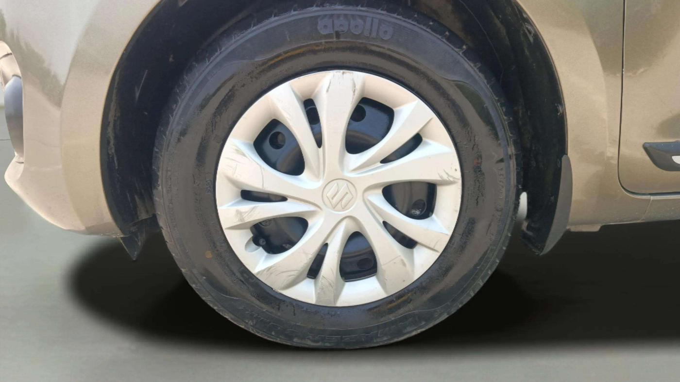 2020 Maruti Swift VXI, Petrol, Manual, 33,775 km, Left Front Wheel