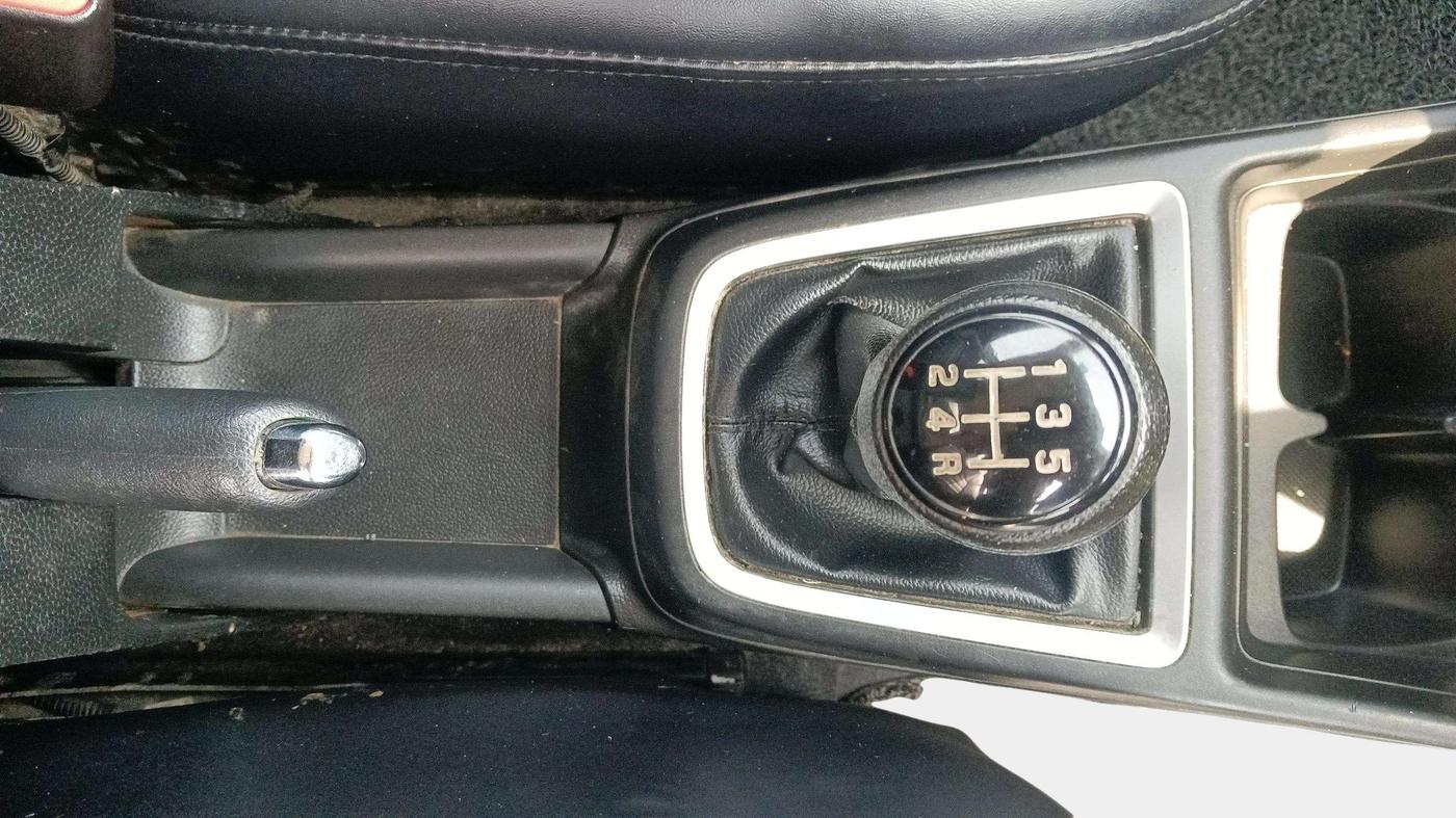 2020 Maruti Swift VXI, Petrol, Manual, 33,775 km, Gear Lever
