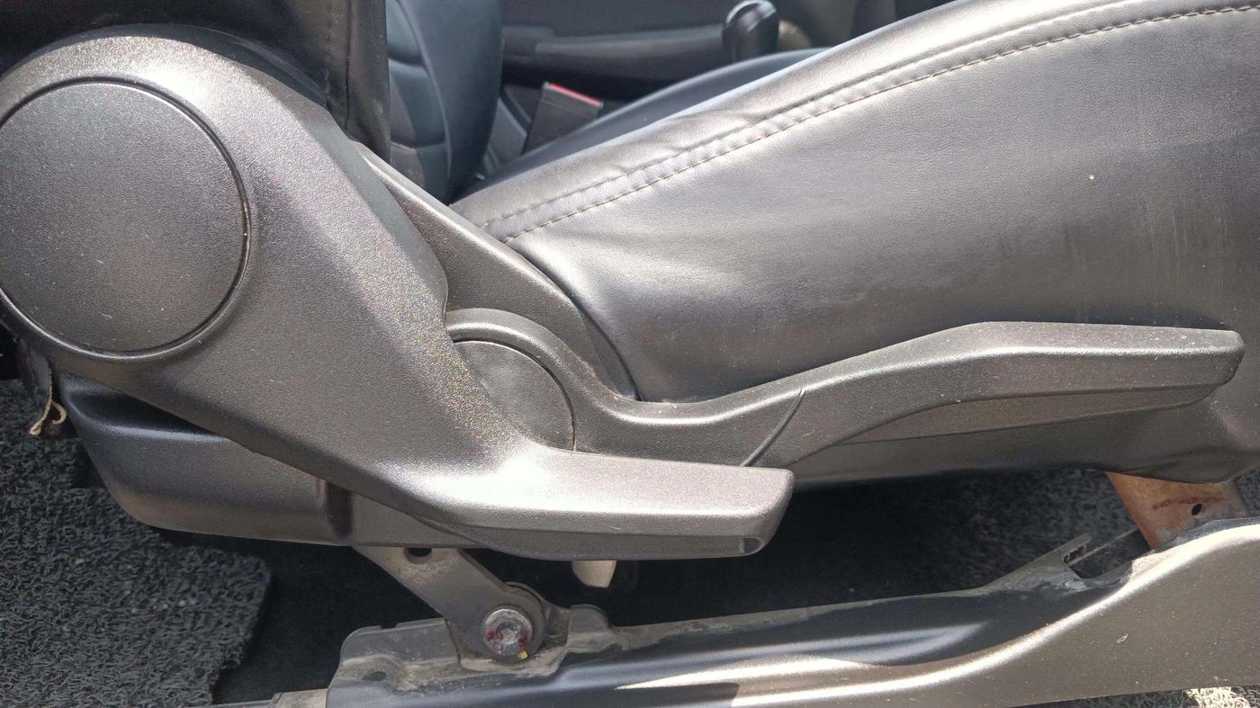 2020 Maruti Swift VXI, Petrol, Manual, 33,775 km, Driver Side Adjustment Panel