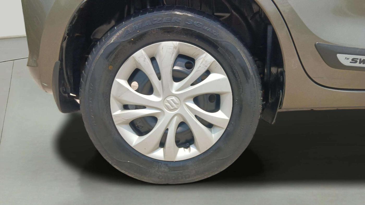 2020 Maruti Swift VXI, Petrol, Manual, 33,775 km, Right Rear Wheel