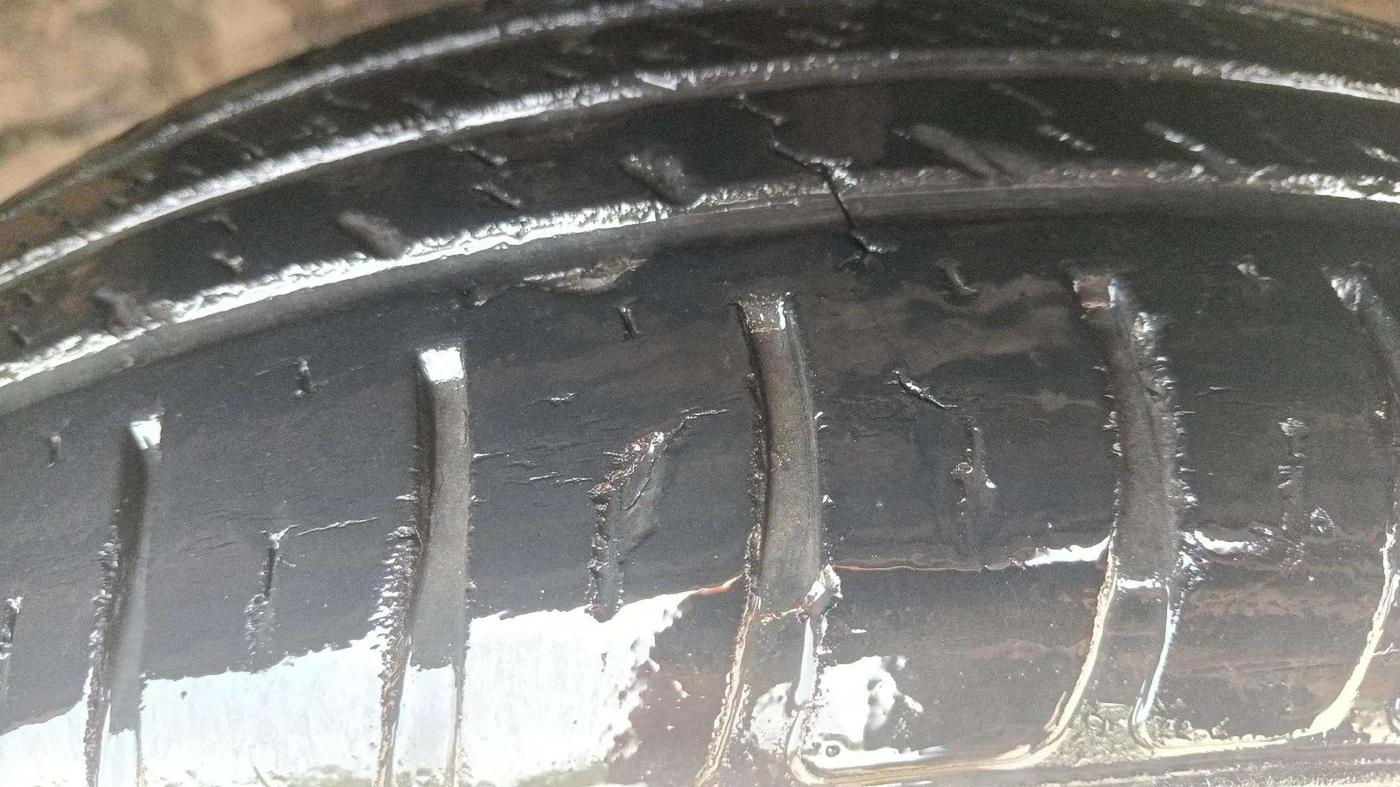 2020 Maruti Swift VXI, Petrol, Manual, 33,775 km, Right Front Tyre Tread
