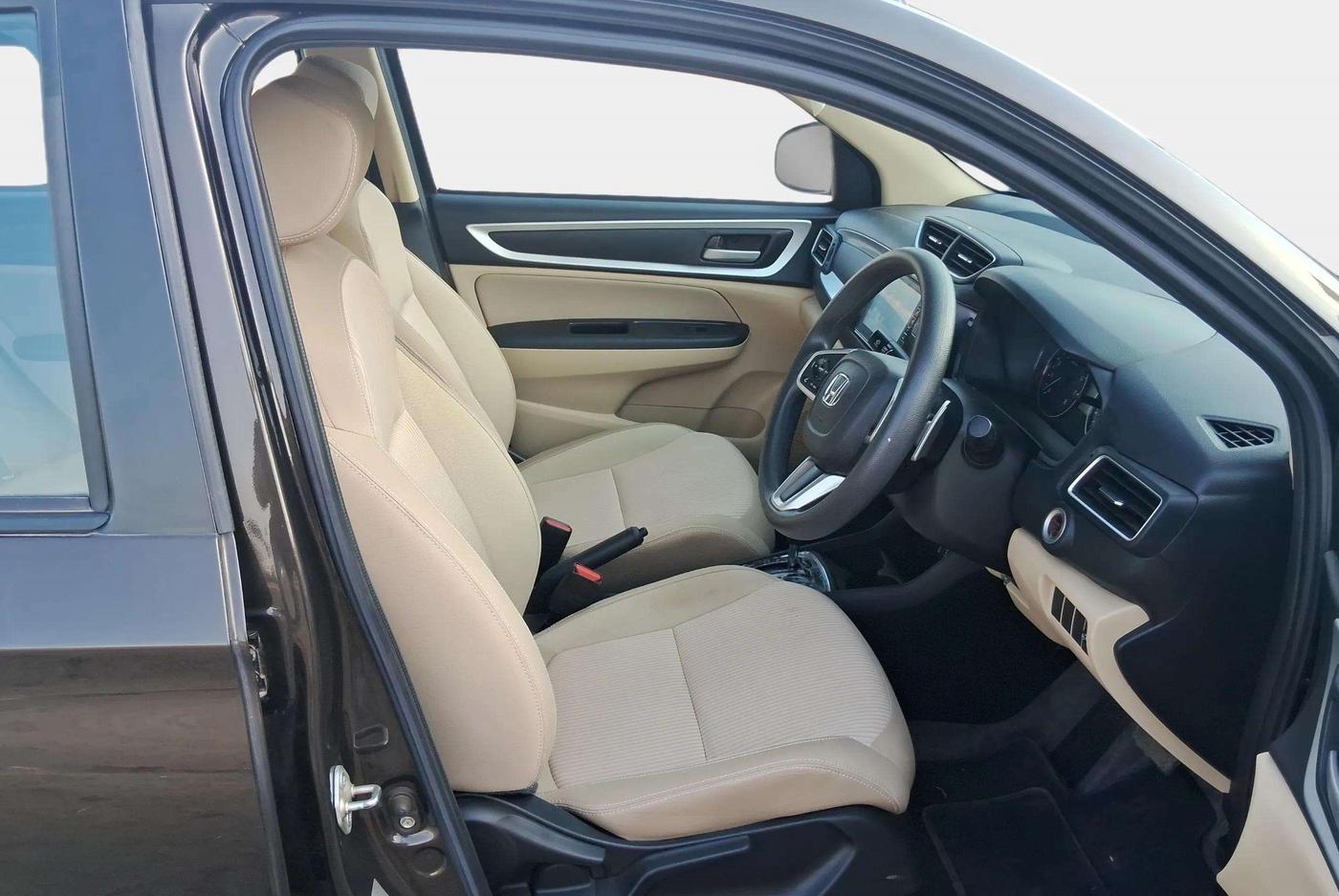 2022 Honda Amaze 1.2L I-VTEC VX CVT, Petrol, Automatic, 27,058 km, Right Side Front Door Cabin