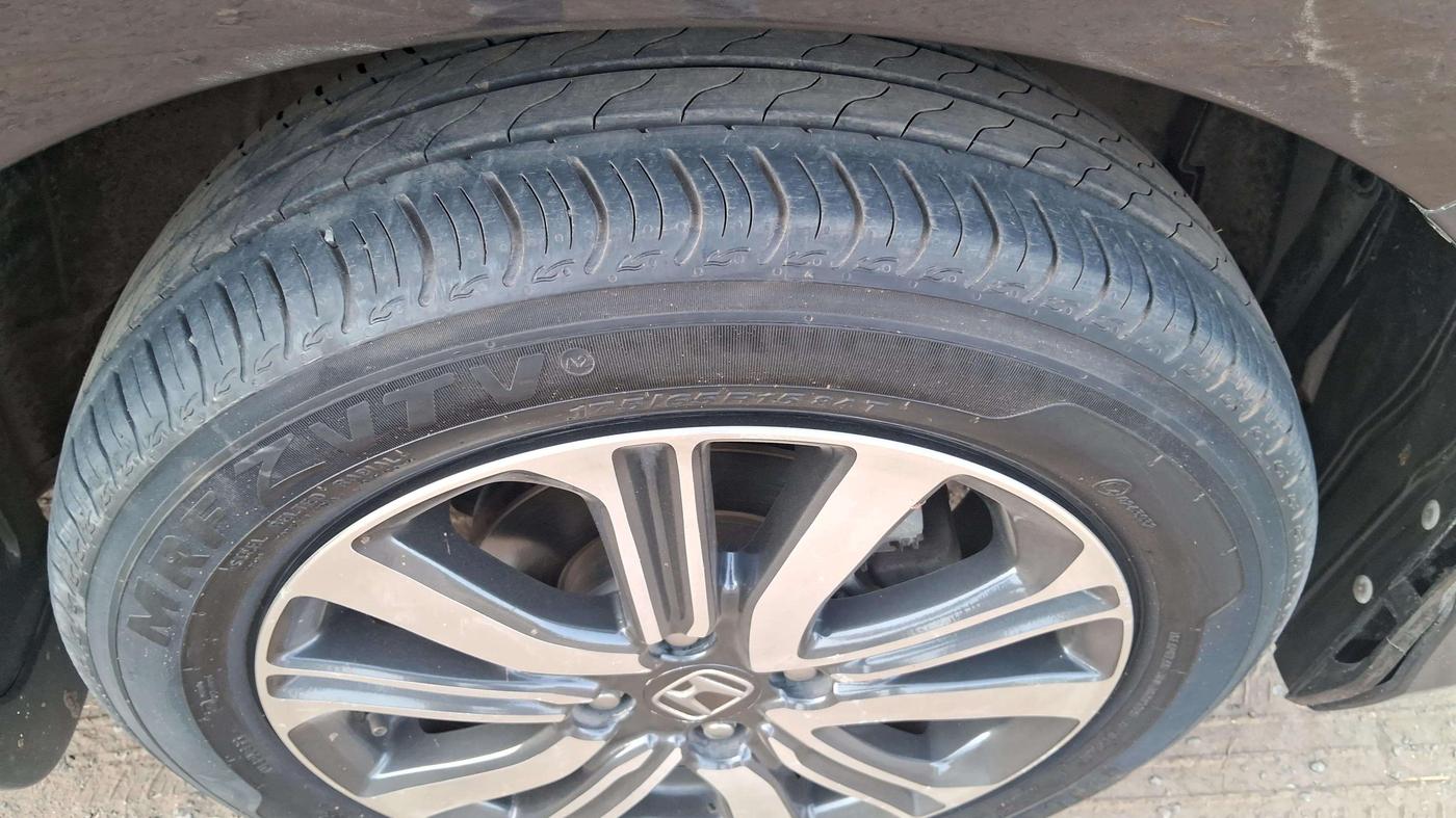 2022 Honda Amaze 1.2L I-VTEC VX CVT, Petrol, Automatic, 27,058 km, Right Front Tyre Tread