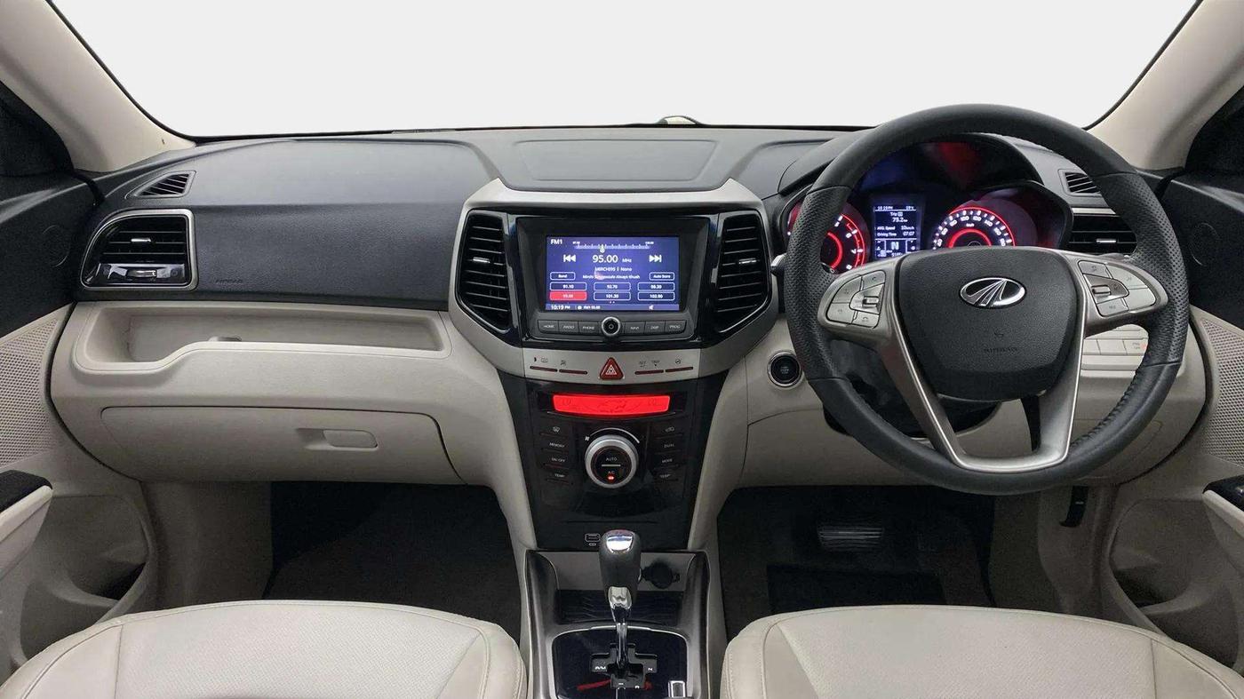 2022 Mahindra XUV300 W8 (O) 1.2 PETROL AMT, Petrol, Automatic, 9,185 km, Dashboard