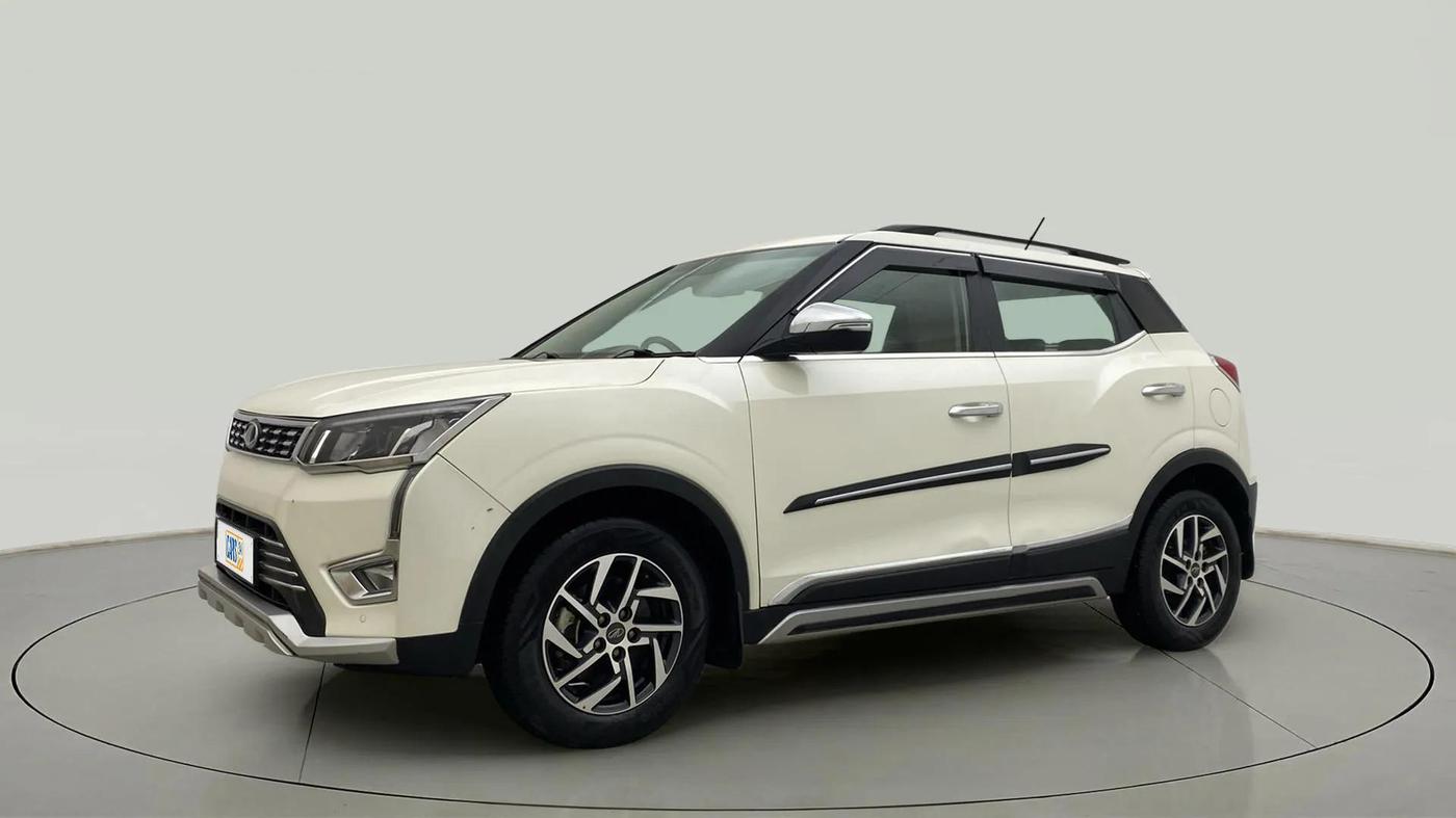 2022 Mahindra XUV300 W8 (O) 1.2 PETROL AMT, Petrol, Automatic, 9,185 km, Left Front Diagonal