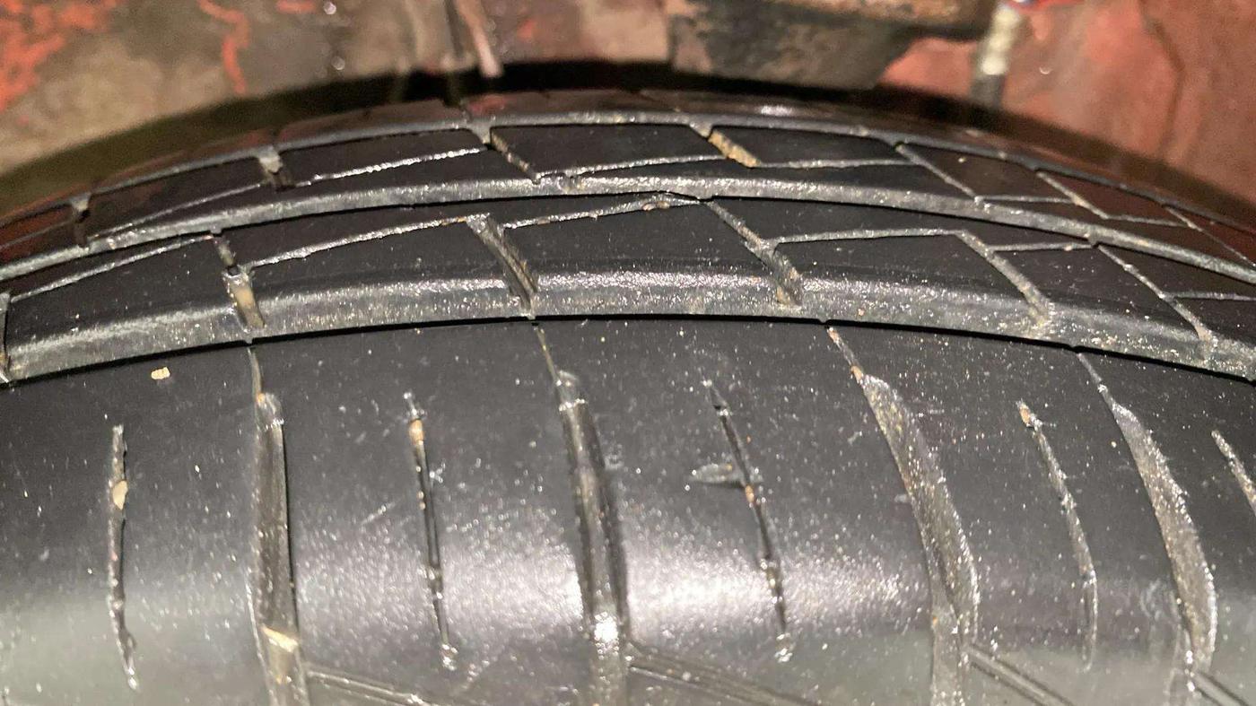 2020 Maruti Alto VXI PLUS, Petrol, Manual, 13,329 km, Left Front Tyre Tread
