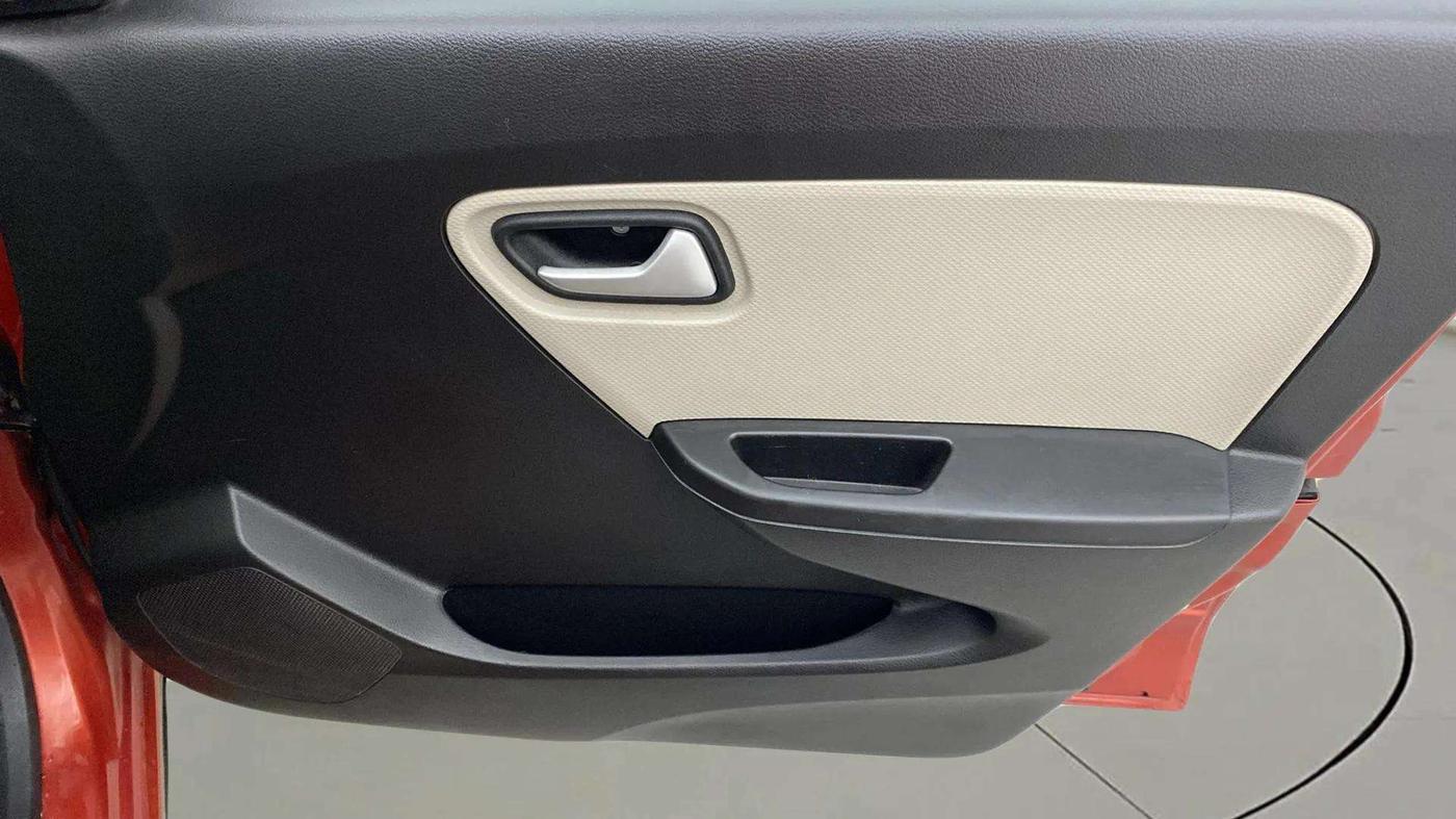 2020 Maruti Alto VXI PLUS, Petrol, Manual, 13,329 km, Driver Side Door Panels Control