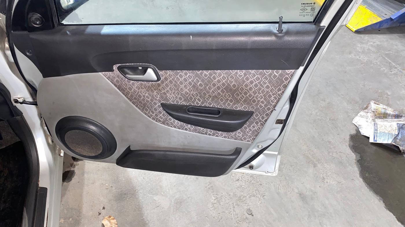 2018 Maruti Alto 800 VXI, Petrol, Manual, 23,175 km, Driver Side Door Panels Control