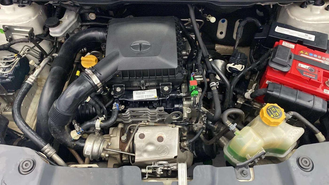 2018 Tata NEXON XZ PETROL, Petrol, Manual, 23,546 km, Open Bonet