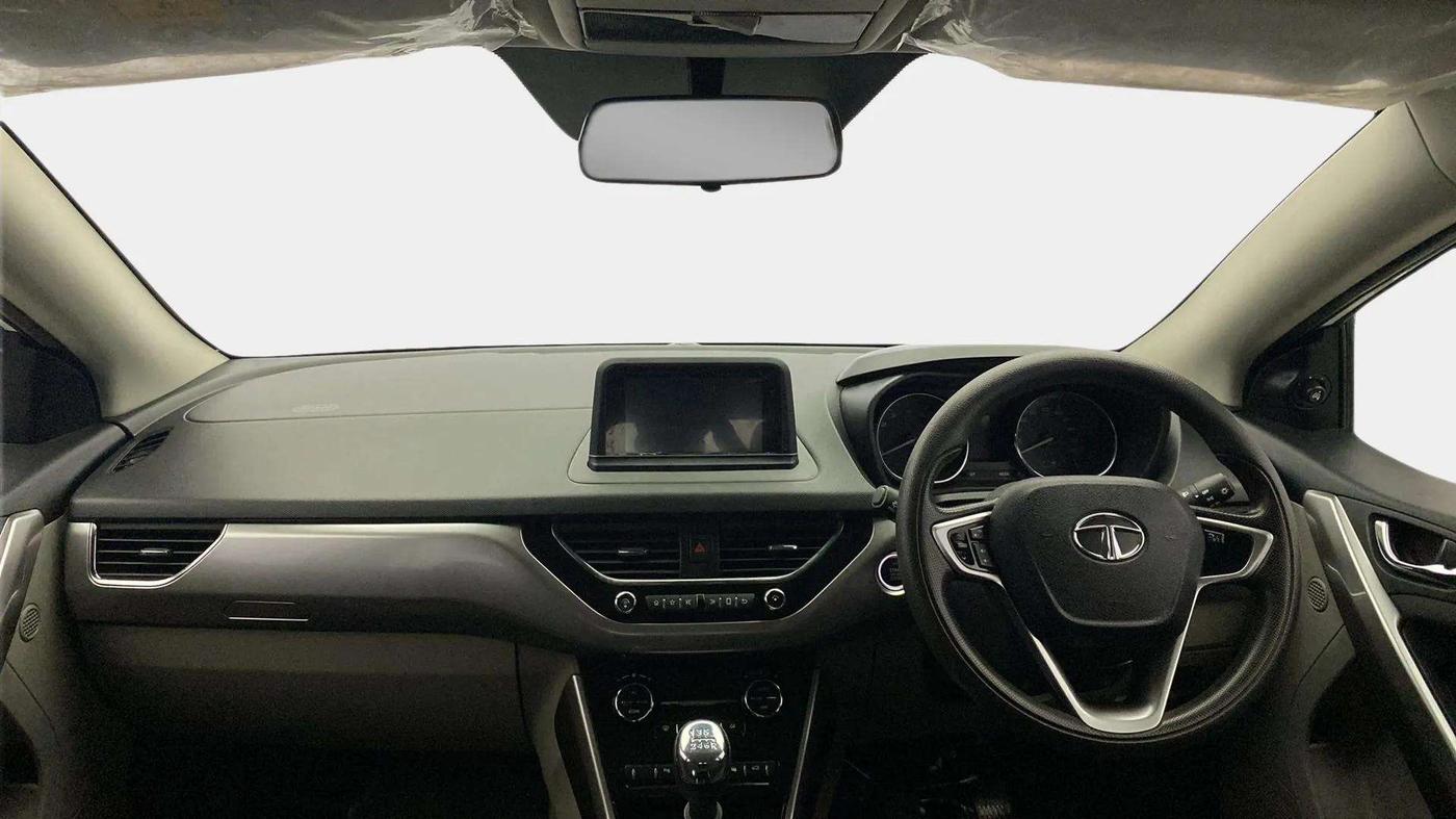 2018 Tata NEXON XZ PETROL, Petrol, Manual, 23,546 km, Dashboard