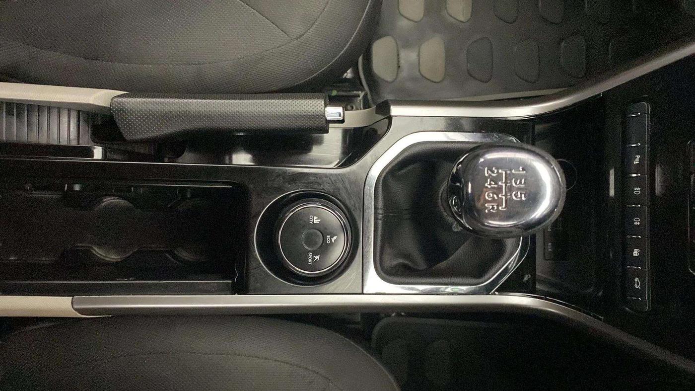2018 Tata NEXON XZ PETROL, Petrol, Manual, 23,546 km, Gear Lever