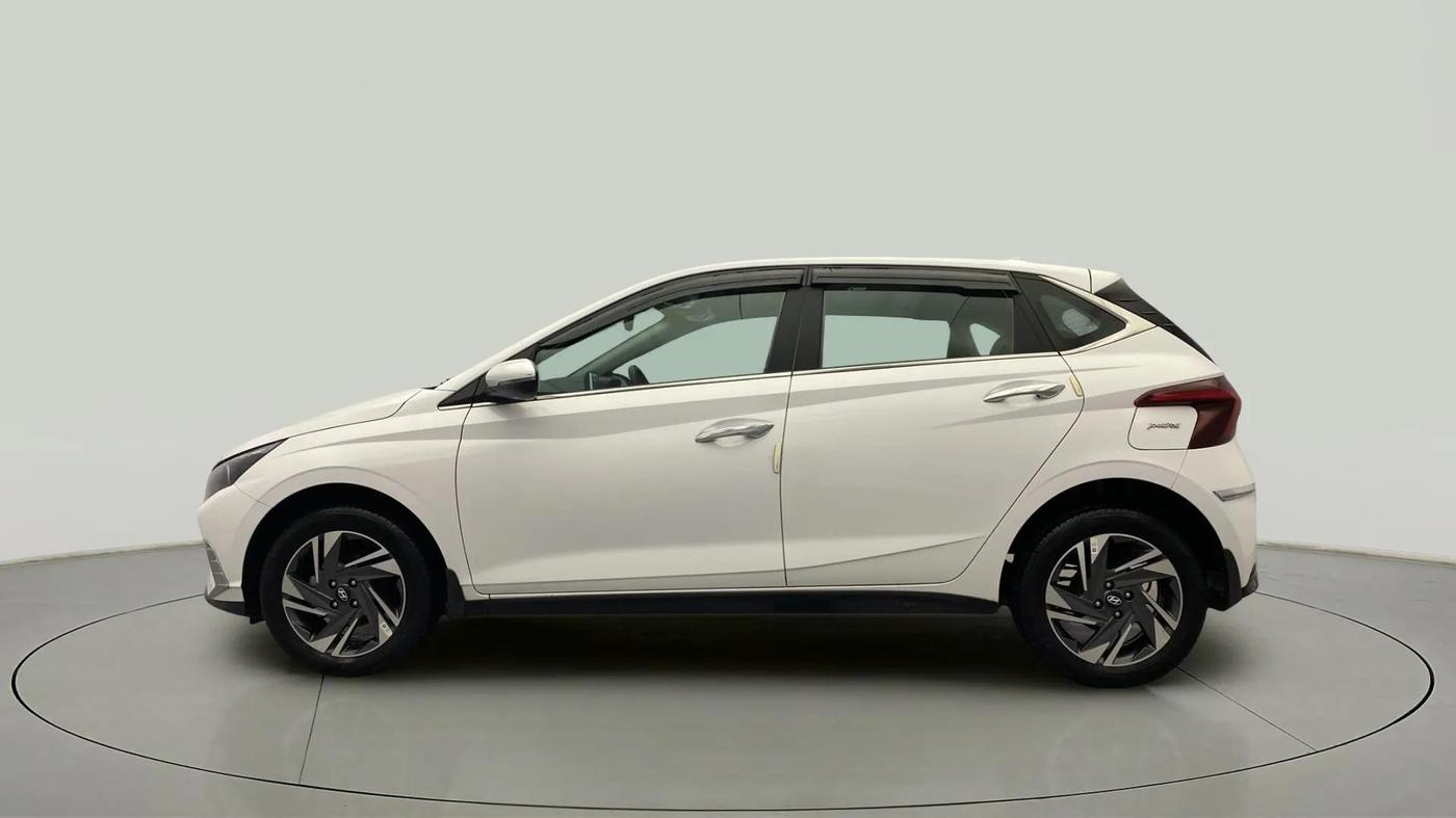 2023 Hyundai NEW I20 ASTA 1.2 MT, Petrol, Manual, 9,713 km, Left Side