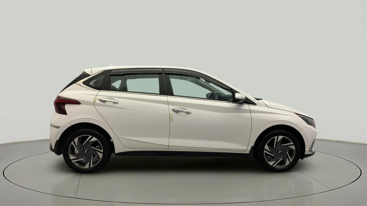 2023 Hyundai NEW I20 ASTA 1.2 MT, Petrol, Manual, 9,713 km, Right Side View