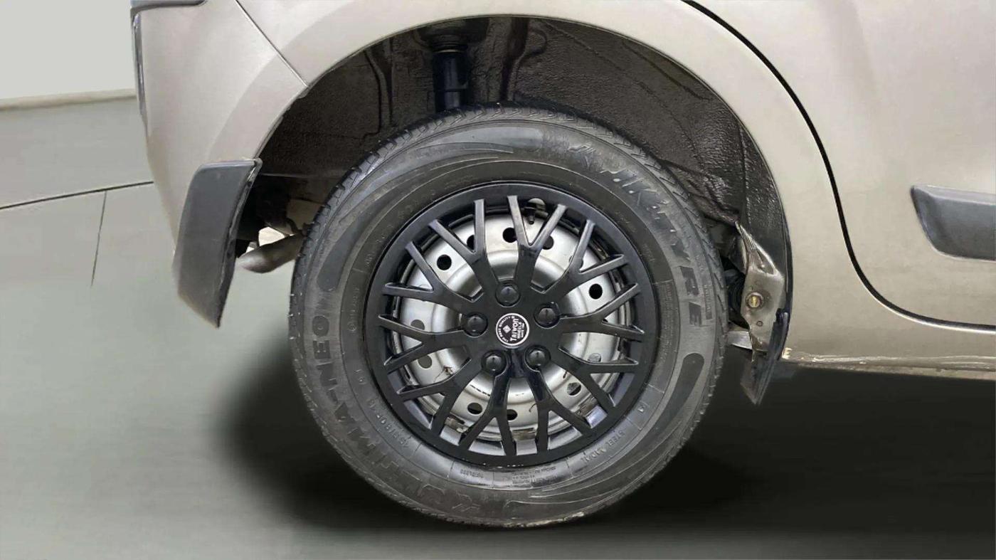 2022 Maruti New Wagon-R LXI CNG 1.0, CNG, Manual, 71,090 km, Right Rear Wheel