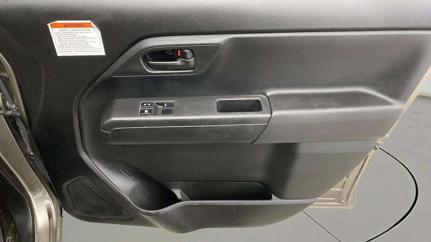 2022 Maruti New Wagon-R LXI CNG 1.0, CNG, Manual, 71,090 km, Driver Side Door Panels Control