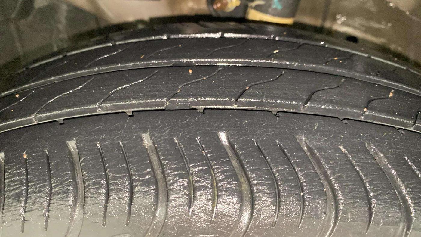 2022 Honda Amaze 1.2L I-VTEC VX CVT, Petrol, Automatic, 29,705 km, Left Front Tyre Tread