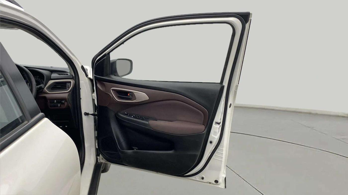 2024 Maruti FRONX DELTA PLUS 1.2L AGS, Petrol, Automatic, 4,351 km, RHS Front Door