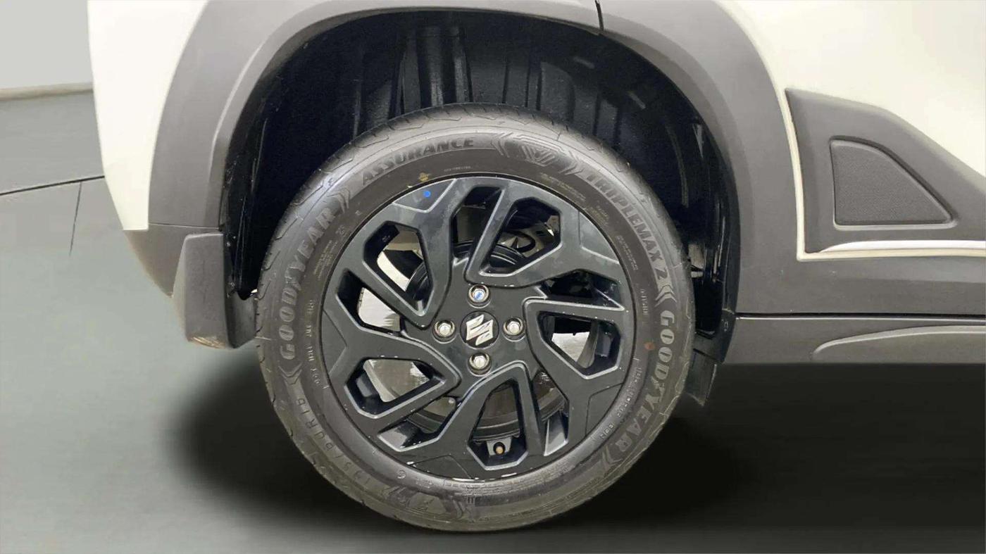 2024 Maruti FRONX DELTA PLUS 1.2L AGS, Petrol, Automatic, 4,351 km, Right Rear Wheel