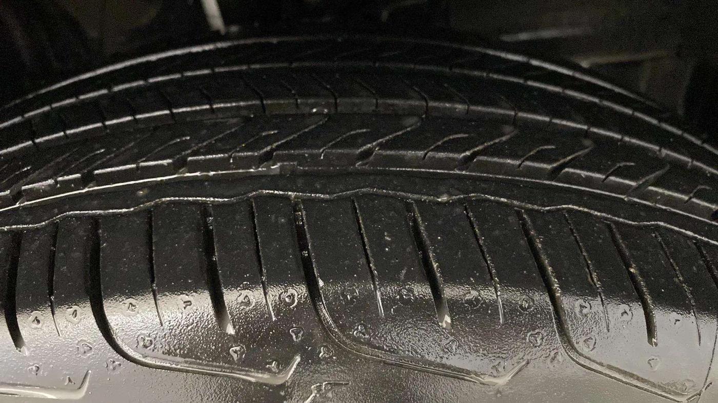 2024 Maruti FRONX DELTA PLUS 1.2L AGS, Petrol, Automatic, 4,351 km, Right Front Tyre Tread