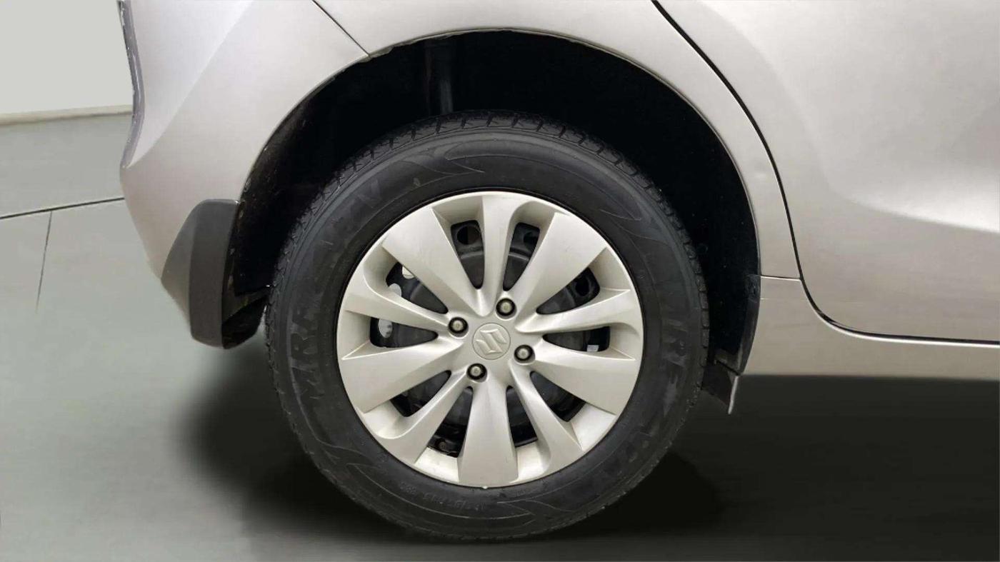 2018 Maruti Baleno DELTA PETROL 1.2, Petrol, Manual, 40,589 km, Right Rear Wheel