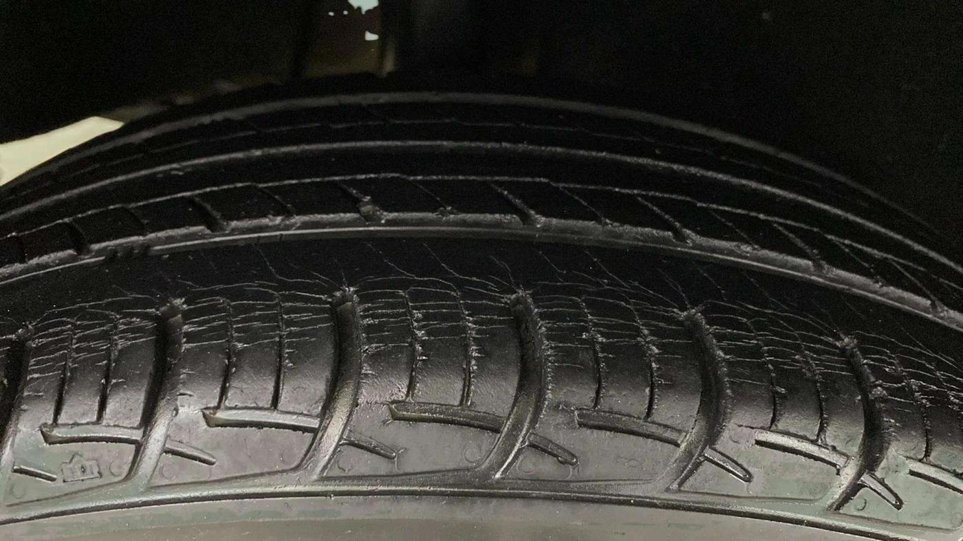 2018 Maruti Baleno DELTA PETROL 1.2, Petrol, Manual, 40,589 km, Right Rear Tyre Tread